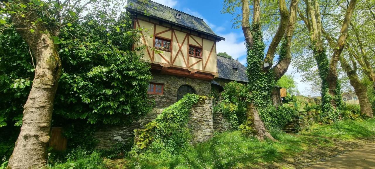 Charming Traditional 2-Bed Cottage Near Plémet 외부 사진